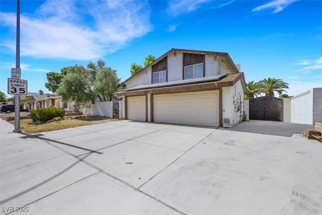 3746 Harmon, Las Vegas, NV 89121
