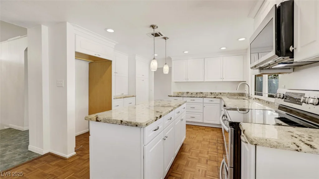 3746 Harmon, Las Vegas, NV 89121