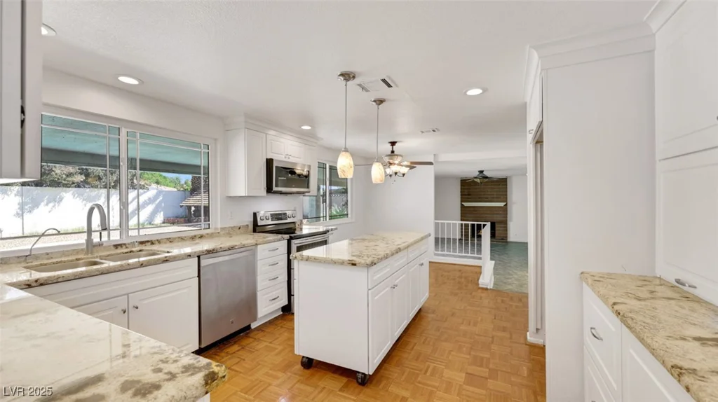 3746 Harmon, Las Vegas, NV 89121