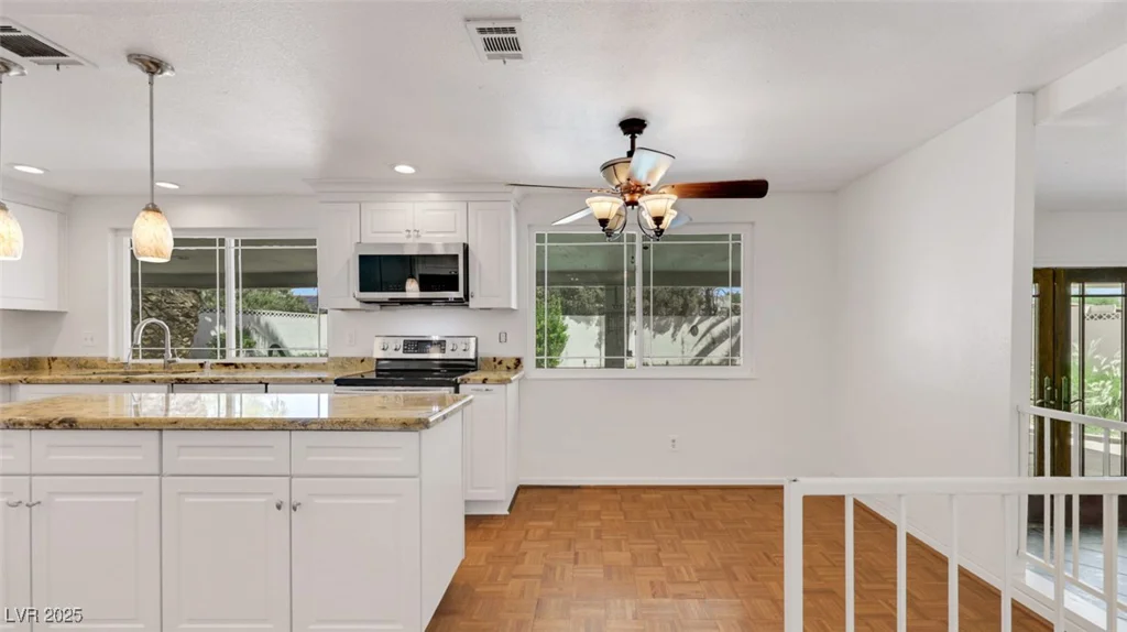 3746 Harmon, Las Vegas, NV 89121
