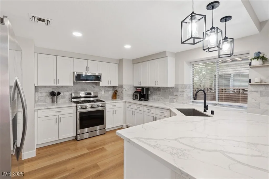 8405 Shady Shores, Las Vegas, NV 89128