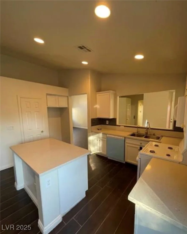 5713 Lawrence, North Las Vegas, NV 89081