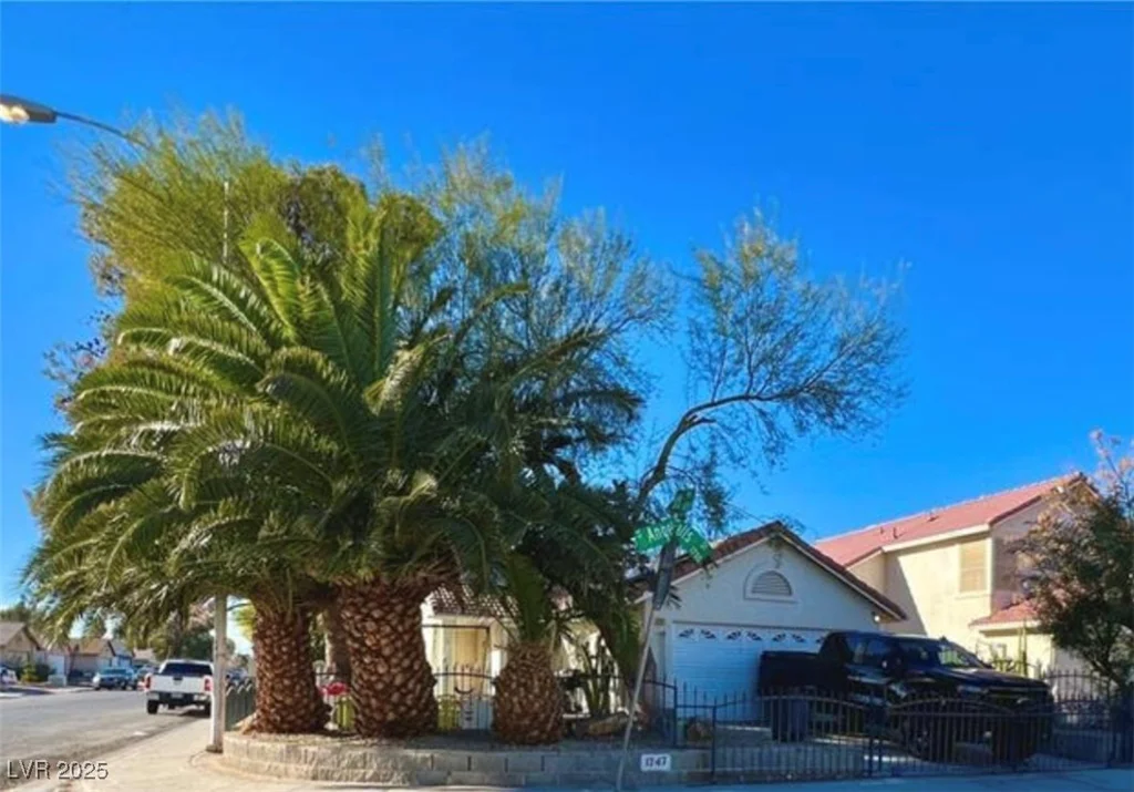 1747 Angel Falls, Las Vegas, NV 89142