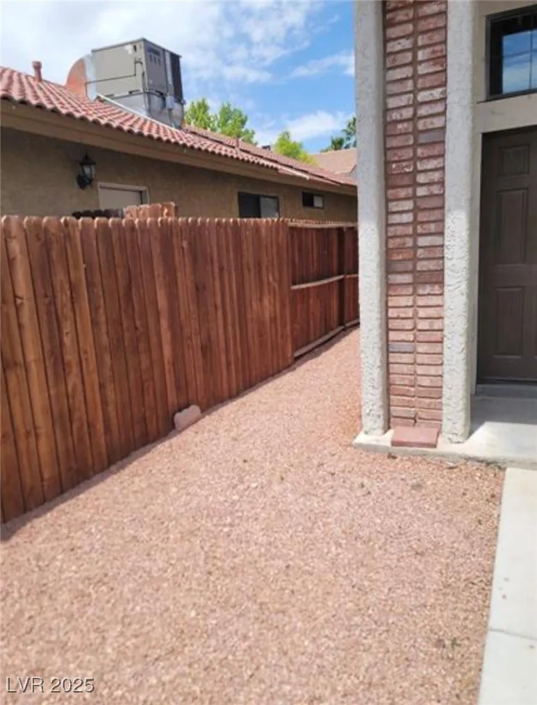 6444 Deadwood, Las Vegas, NV 89108