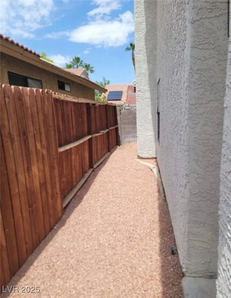 6444 Deadwood, Las Vegas, NV 89108