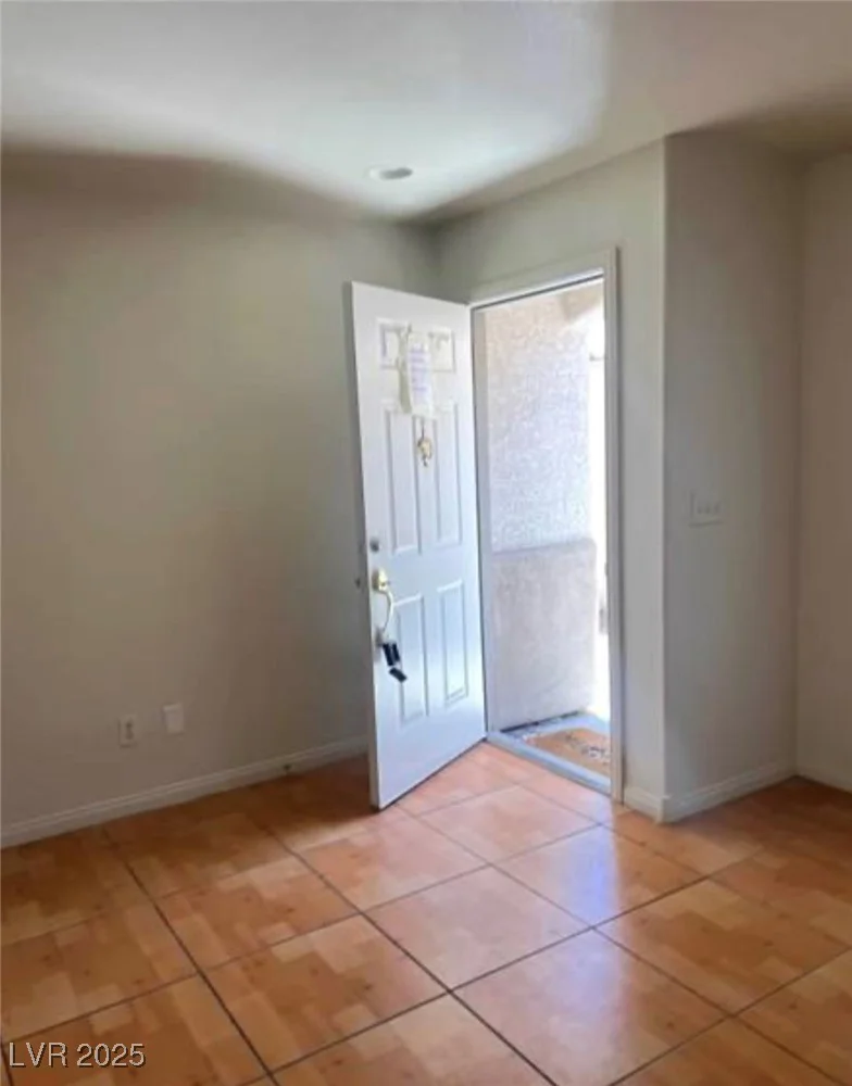 5607 Dewey, Las Vegas, NV 89118