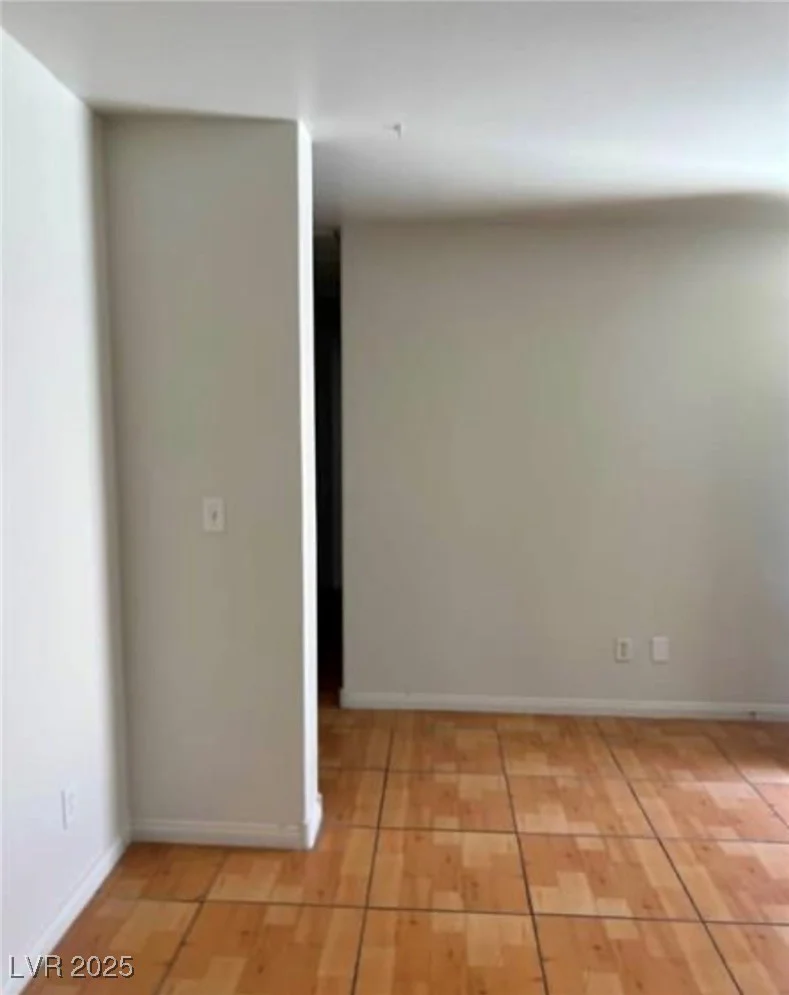 5607 Dewey, Las Vegas, NV 89118