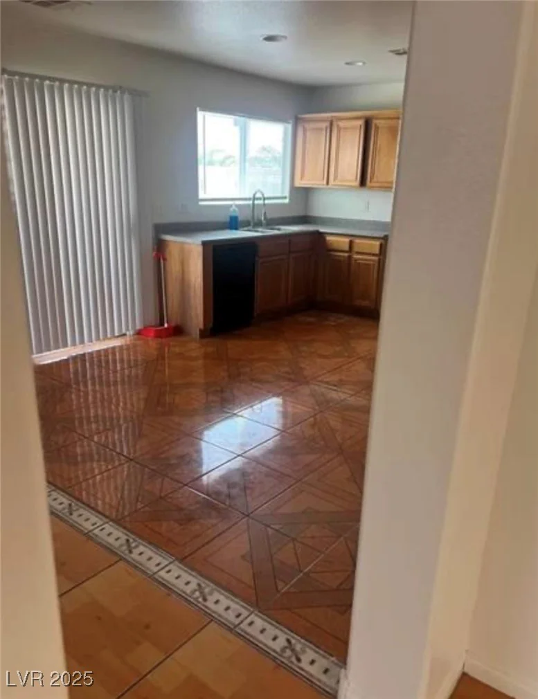 5607 Dewey, Las Vegas, NV 89118