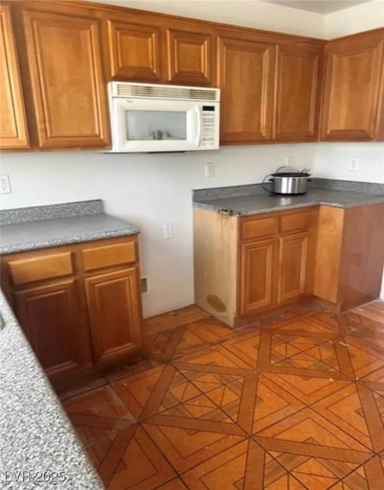 5607 Dewey, Las Vegas, NV 89118
