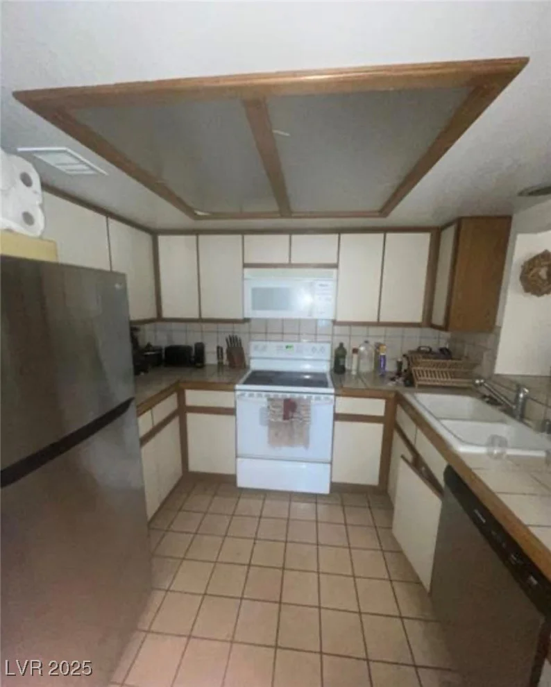1321 Del Mar, Las Vegas, NV 89119