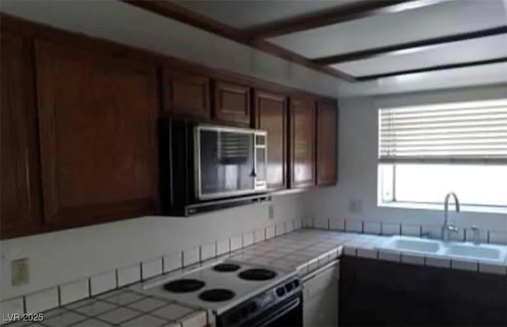 4453 Alto Verde, Las Vegas, NV 89119