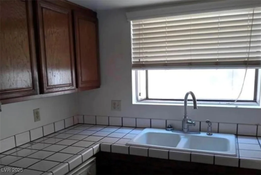 4453 Alto Verde, Las Vegas, NV 89119