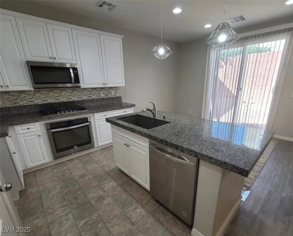 5738 Bear Springs, North Las Vegas, NV 89031