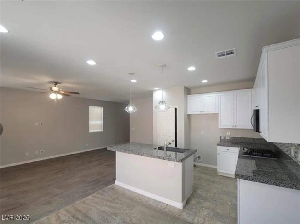 5738 Bear Springs, North Las Vegas, NV 89031