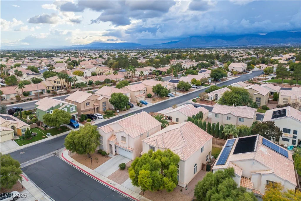 7633 Rainbow Cove, Las Vegas, NV 89131