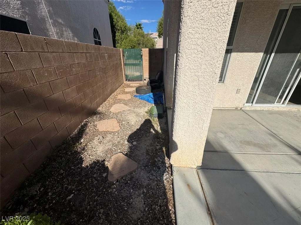 7633 Rainbow Cove, Las Vegas, NV 89131