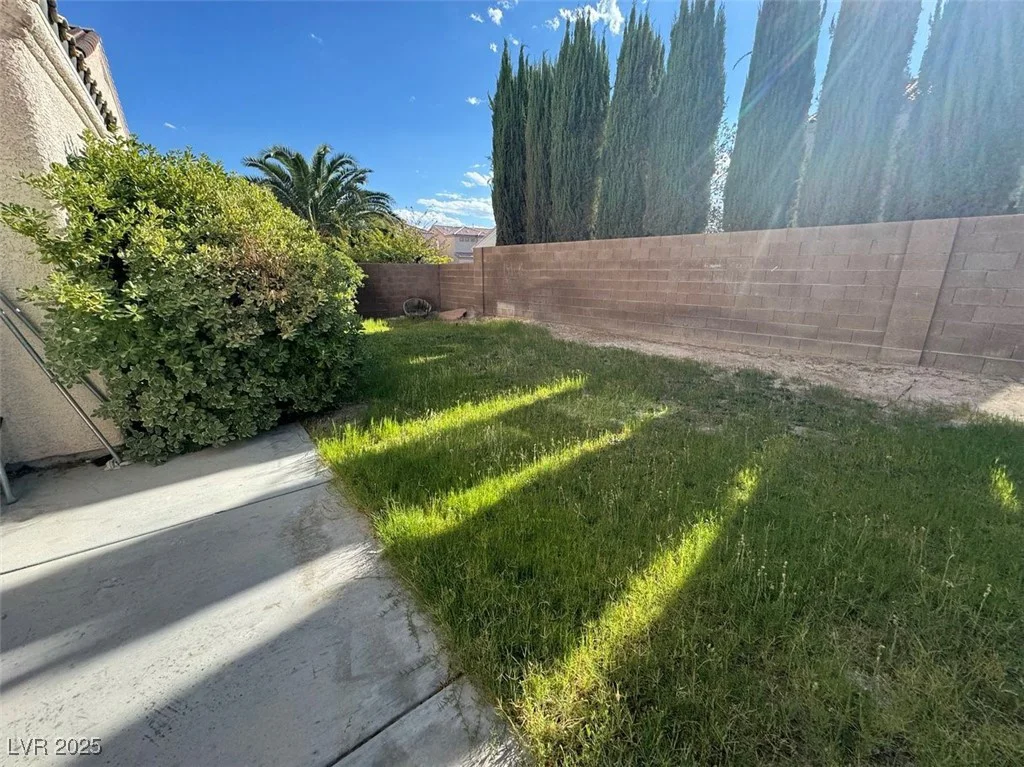 7633 Rainbow Cove, Las Vegas, NV 89131