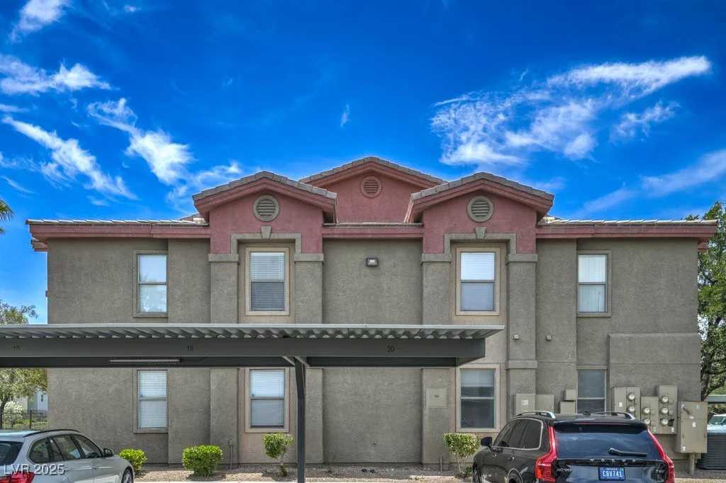8000 Badura, Las Vegas, NV 89113