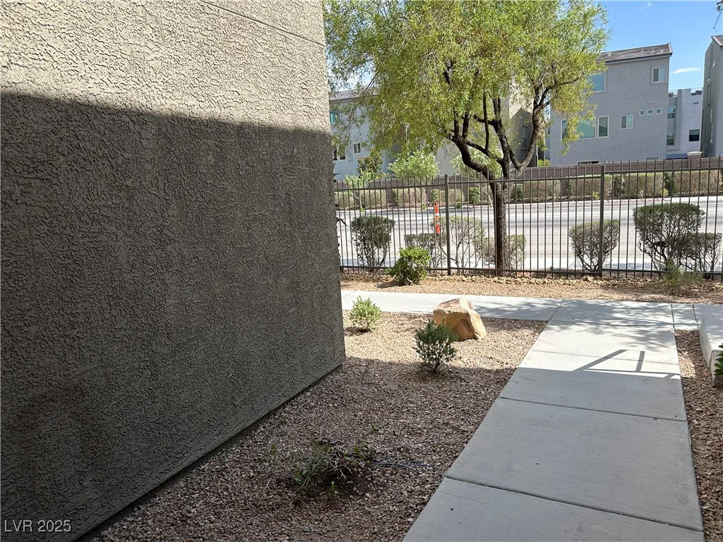 8000 Badura, Las Vegas, NV 89113