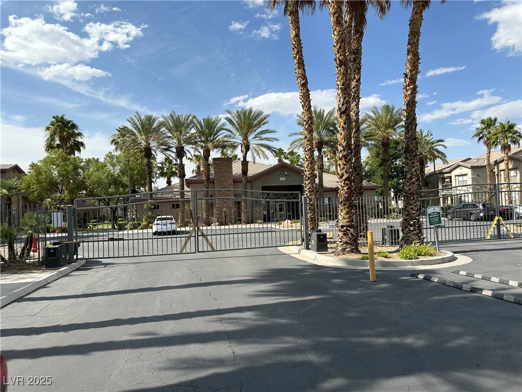 8000 Badura, Las Vegas, NV 89113