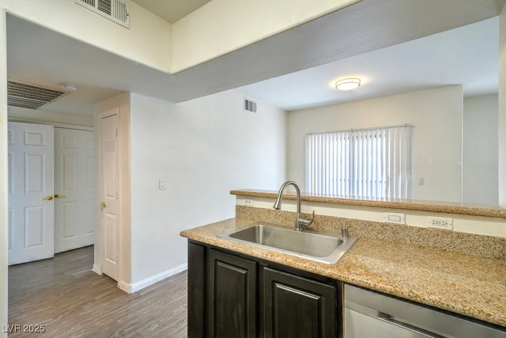 8000 Badura, Las Vegas, NV 89113