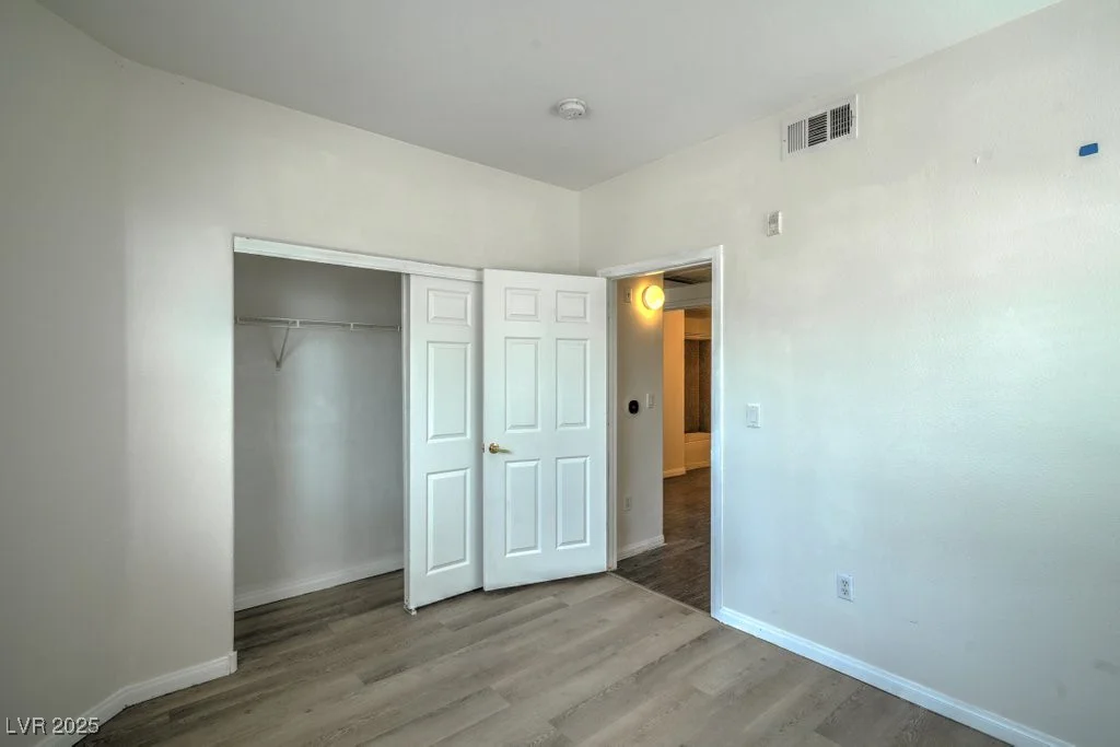 8000 Badura, Las Vegas, NV 89113