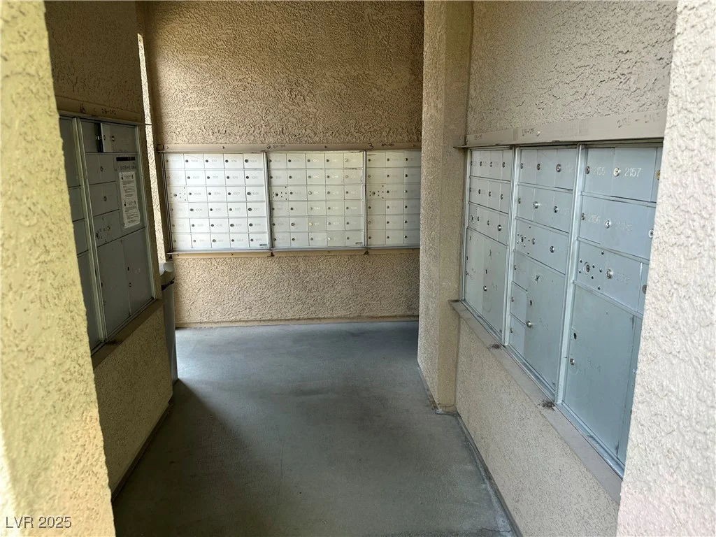 8000 Badura, Las Vegas, NV 89113