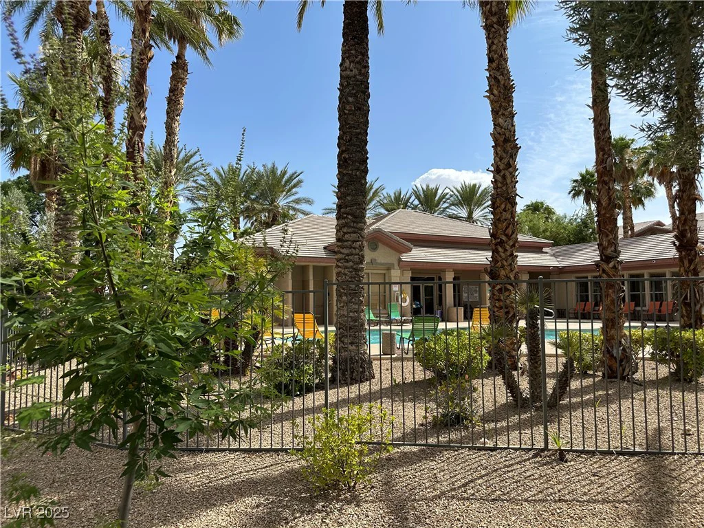 8000 Badura, Las Vegas, NV 89113