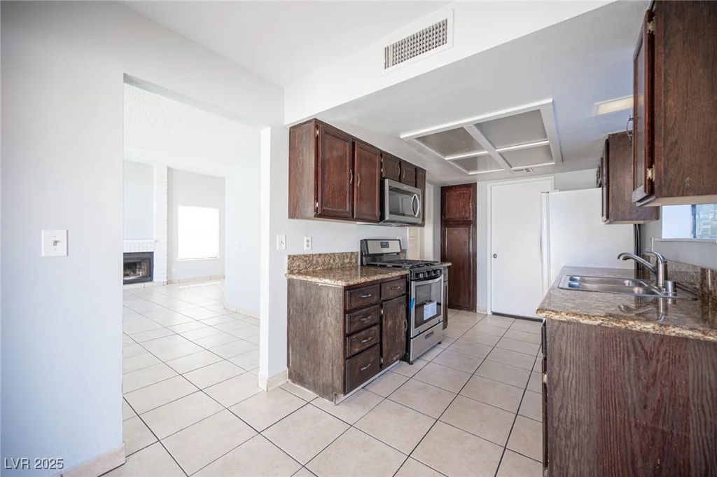 2433 Cycad Tree, Las Vegas, NV 89108