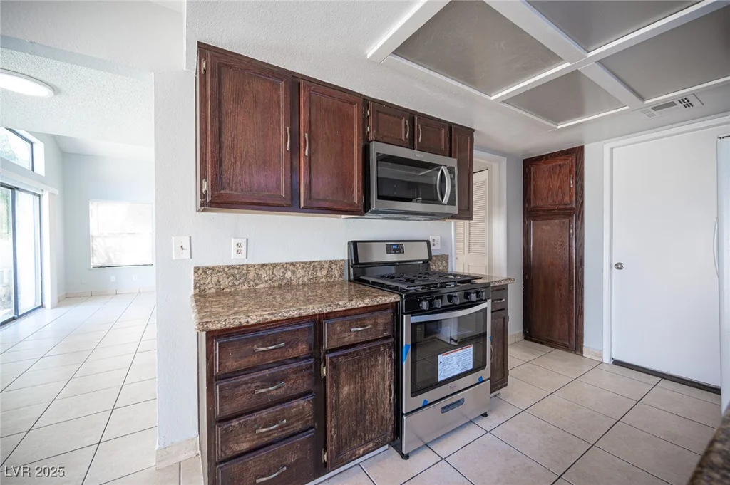 2433 Cycad Tree, Las Vegas, NV 89108