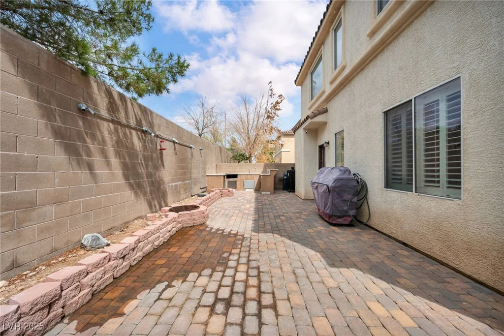 10425 Mulvaney, Las Vegas, NV 89141