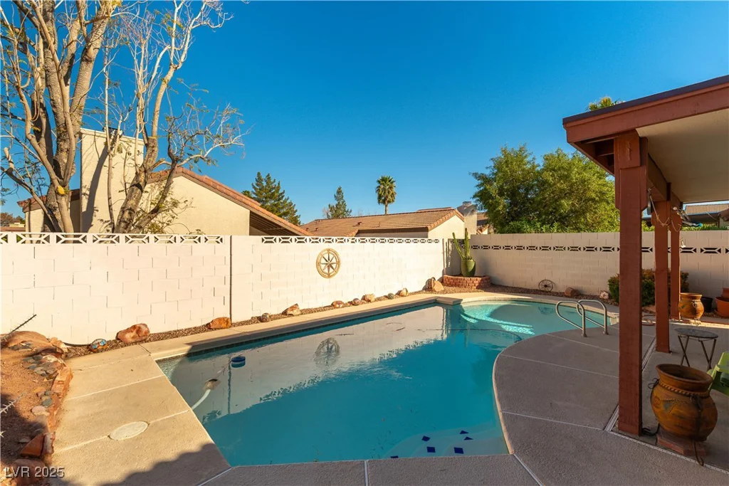 364 Rushing Creek, Henderson, NV 89014