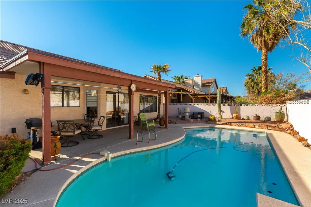 364 Rushing Creek, Henderson, NV 89014