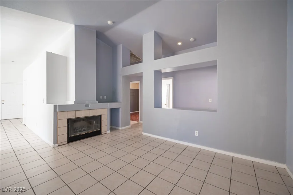 9476 Lake Creek, Las Vegas, NV 89123