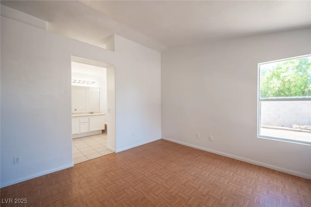 9476 Lake Creek, Las Vegas, NV 89123