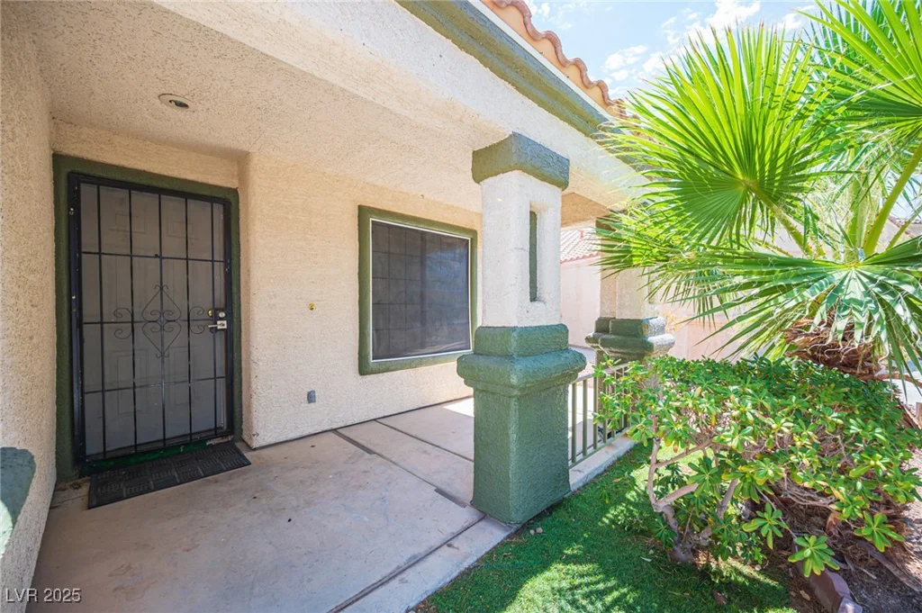 9476 Lake Creek, Las Vegas, NV 89123