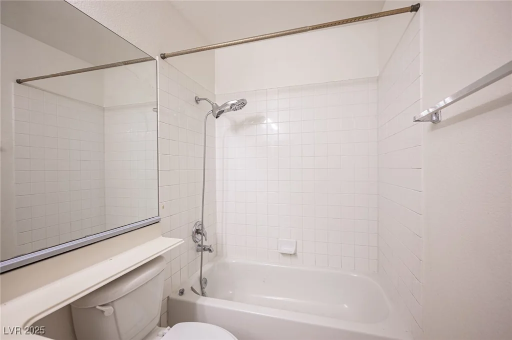 9476 Lake Creek, Las Vegas, NV 89123