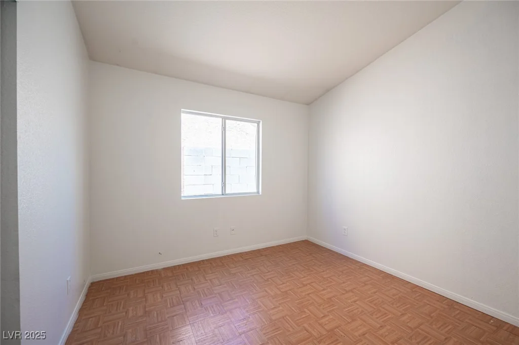9476 Lake Creek, Las Vegas, NV 89123
