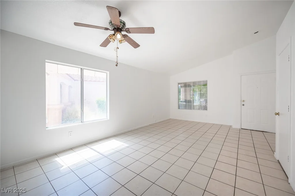 9476 Lake Creek, Las Vegas, NV 89123