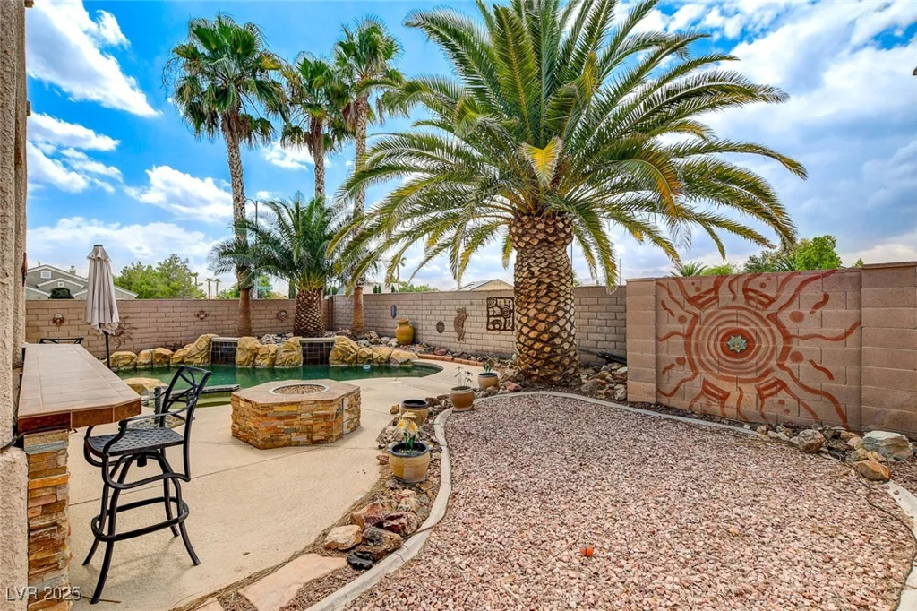 7463 Majestic Bay, Las Vegas, NV 89131