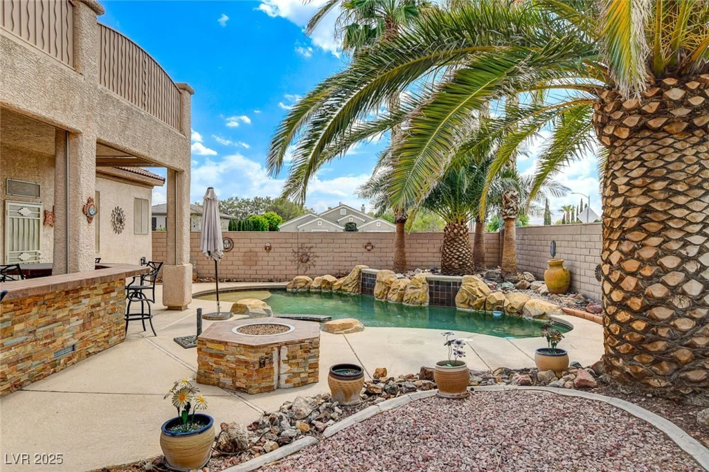 7463 Majestic Bay, Las Vegas, NV 89131