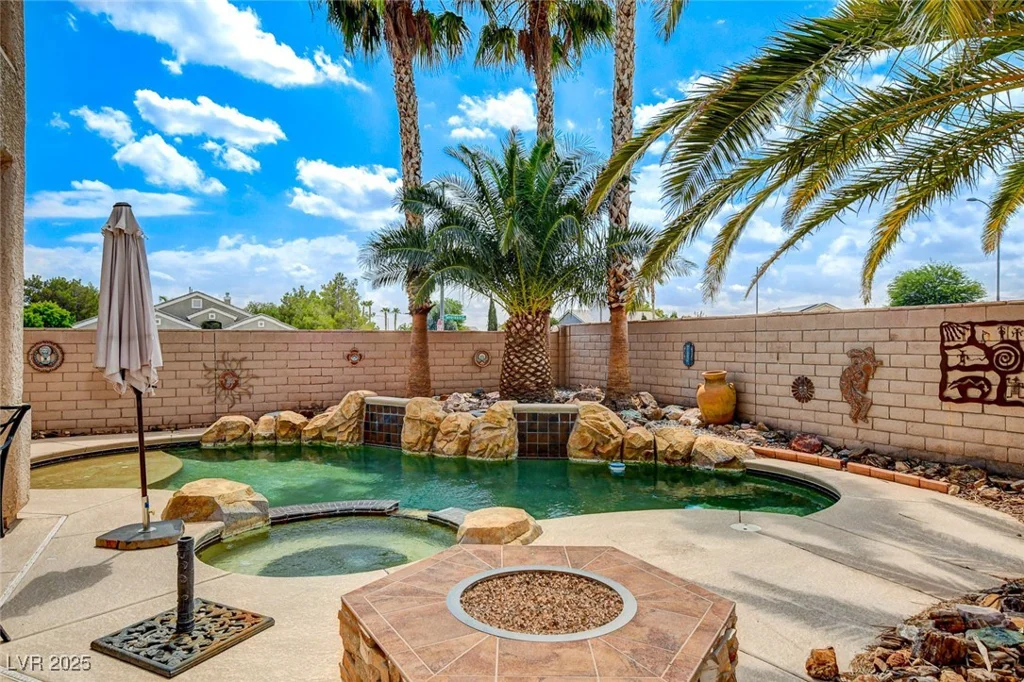 7463 Majestic Bay, Las Vegas, NV 89131