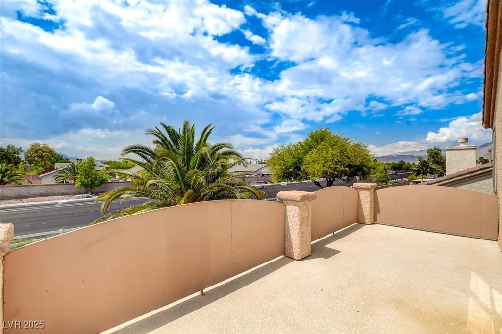 7463 Majestic Bay, Las Vegas, NV 89131