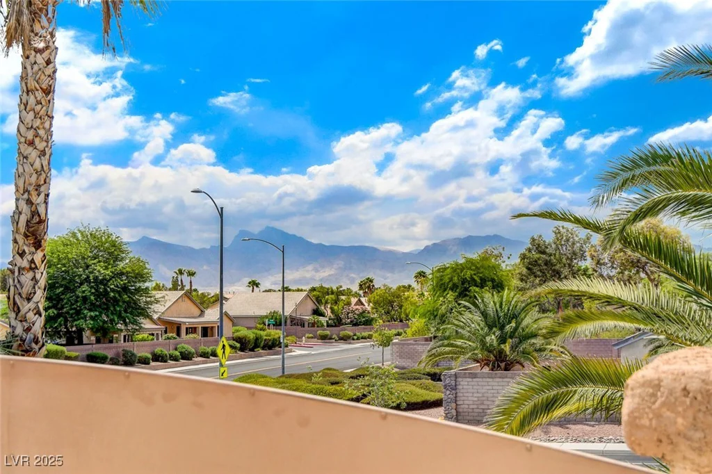 7463 Majestic Bay, Las Vegas, NV 89131