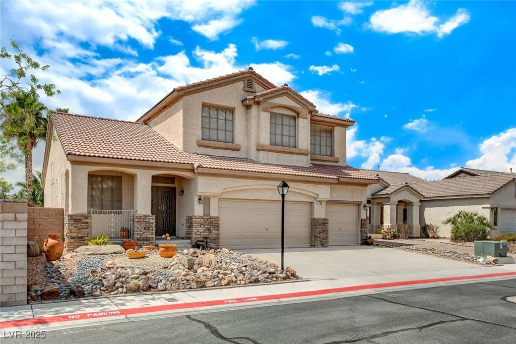 7463 Majestic Bay, Las Vegas, NV 89131