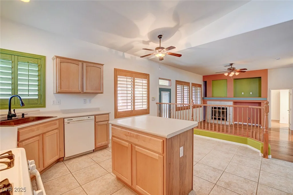 7463 Majestic Bay, Las Vegas, NV 89131