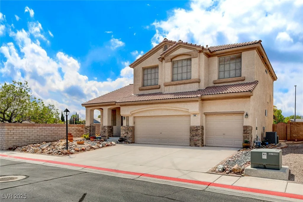 7463 Majestic Bay, Las Vegas, NV 89131