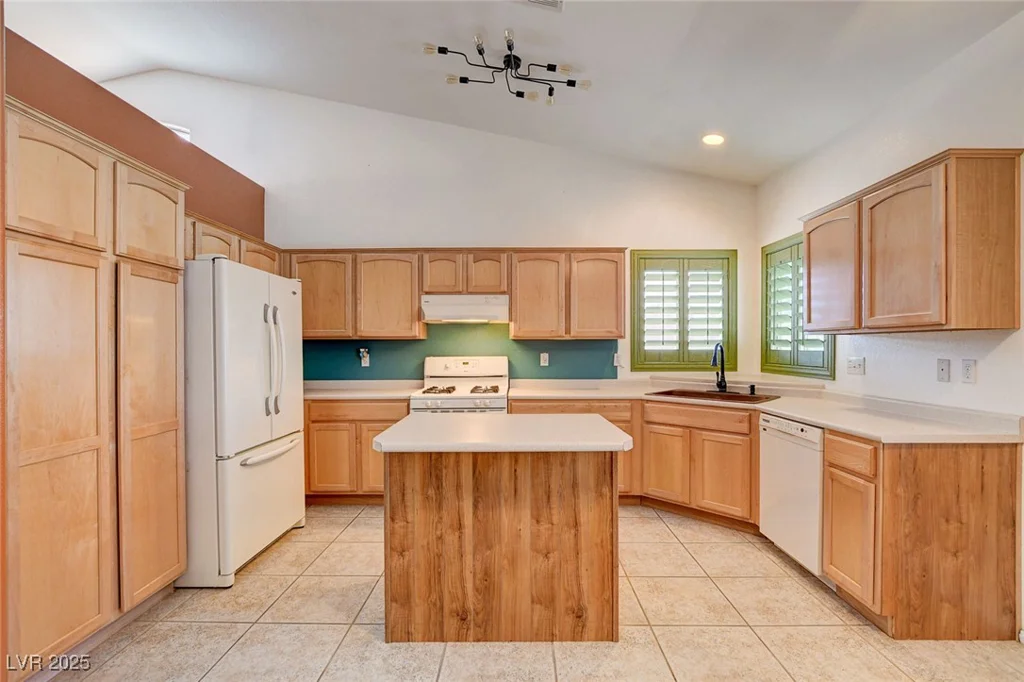 7463 Majestic Bay, Las Vegas, NV 89131