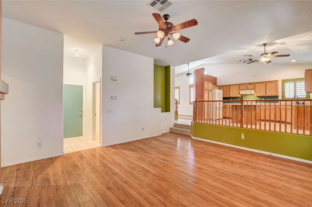7463 Majestic Bay, Las Vegas, NV 89131