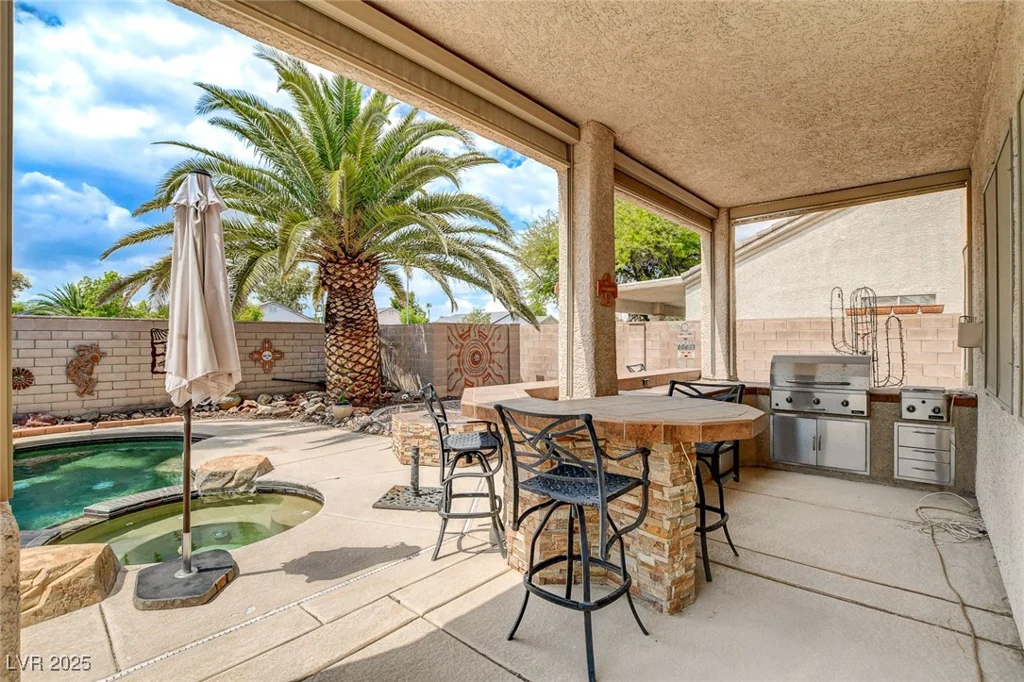 7463 Majestic Bay, Las Vegas, NV 89131